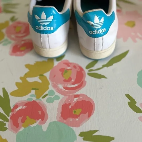 Adidas size 18, US men's white and blue old-school sneakers