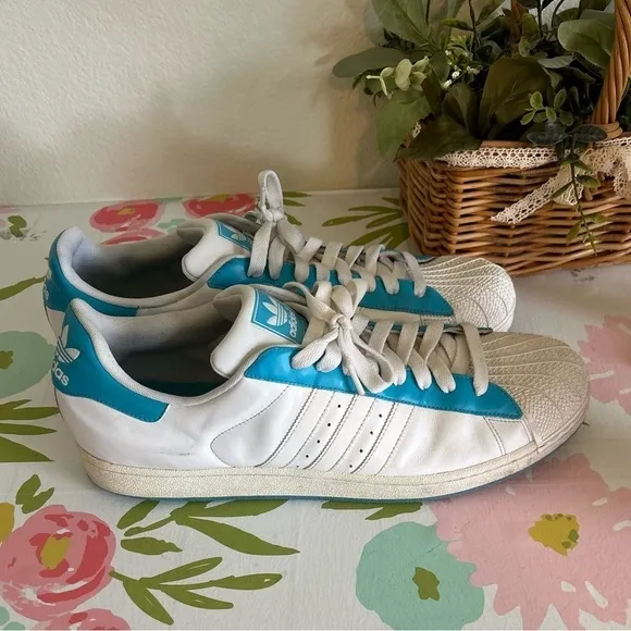 Adidas size 18, US men's white and blue old-school sneakers