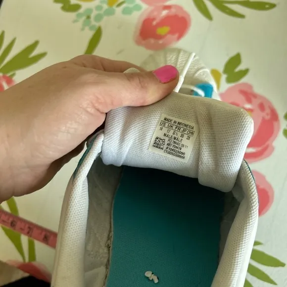 Adidas size 18, US men's white and blue old-school sneakers