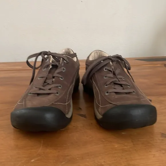 Keen Toyah Sneakers Size 6.5