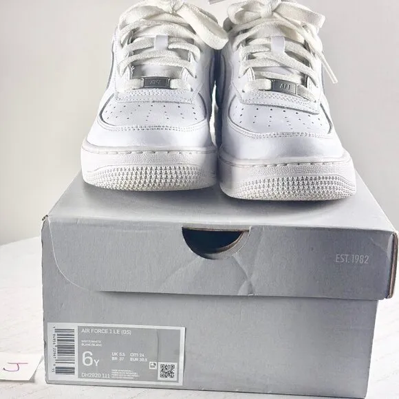Nike Air Force 1 White Size 6 Low Top Sneakers Youth Kids Grade School