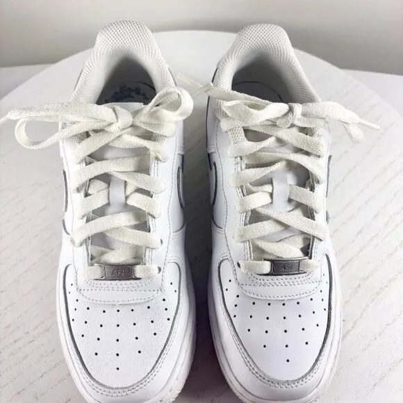 Nike Air Force 1 White Size 6 Low Top Sneakers Youth Kids Grade School
