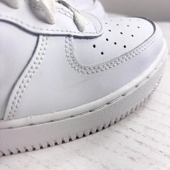 Nike Air Force 1 White Size 6 Low Top Sneakers Youth Kids Grade School