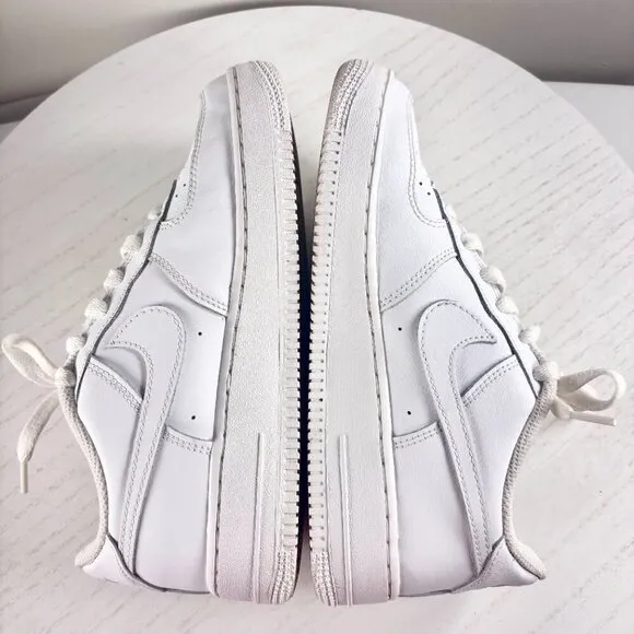 Nike Air Force 1 White Size 6 Low Top Sneakers Youth Kids Grade School
