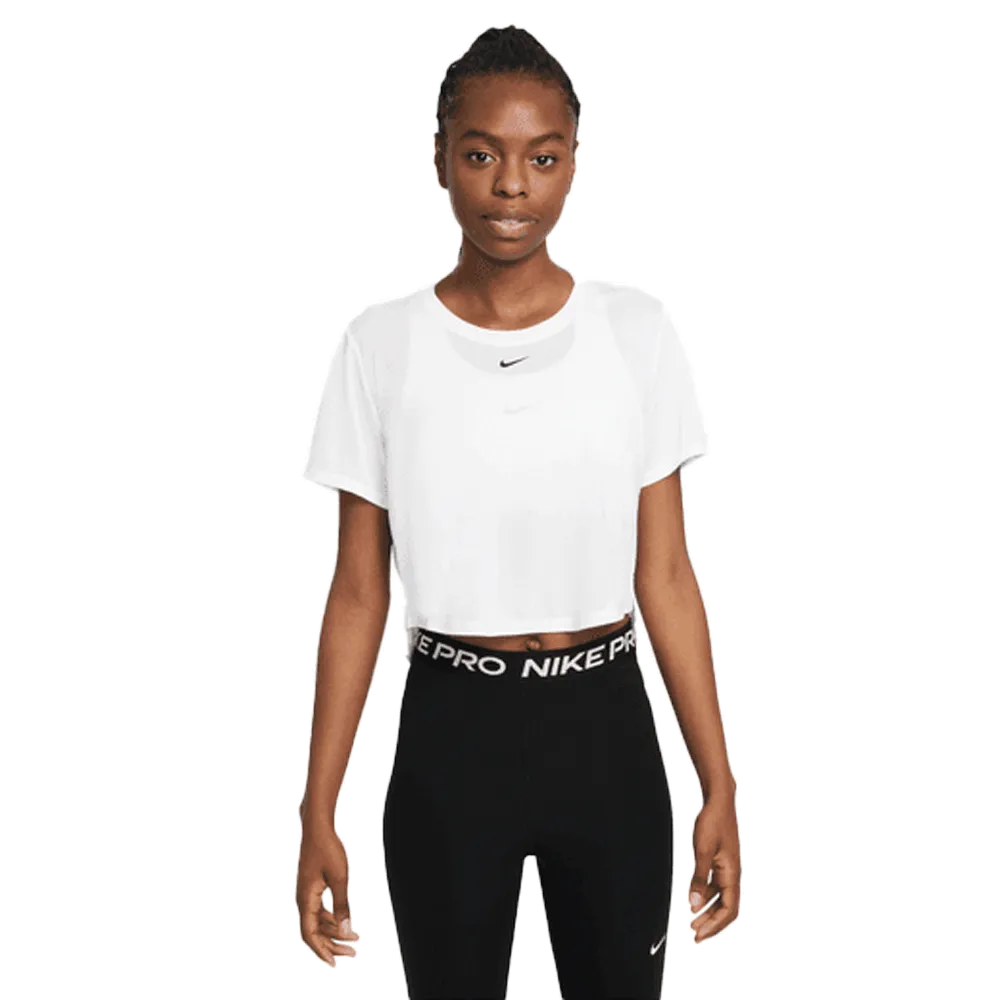 Nike Women's Standard Fit Short-Sleeve Cropped Top